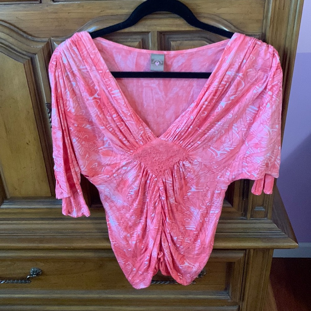 Language Loose Fit V-Neck Short Sleeve Top